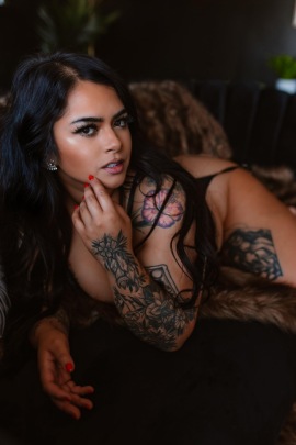 Tattoo Model Charlotte | Angelia W - Curvy Black 
