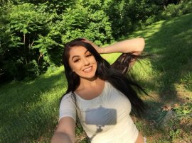 Instagram Model Hartford Curvy Brunette