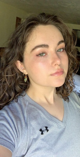 Female Model Portland Average Brunette